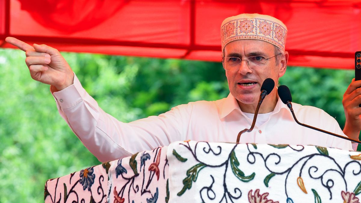 'Real practitioner of back-door politics': Omar Abdullah, BJP trade barbs over poaching claims