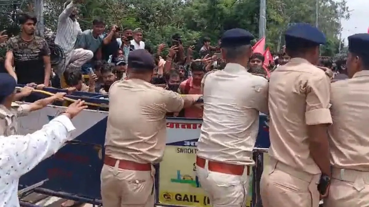 Students protest over NEET paper leak turns violent in Patna; police use tear gas, water cannons