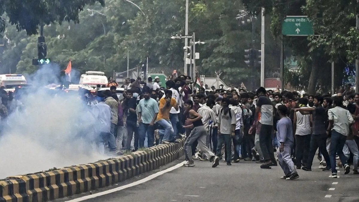 Delhi Police registers five FIRs over CJP protest violence, scanning CCTV footage to identify accused