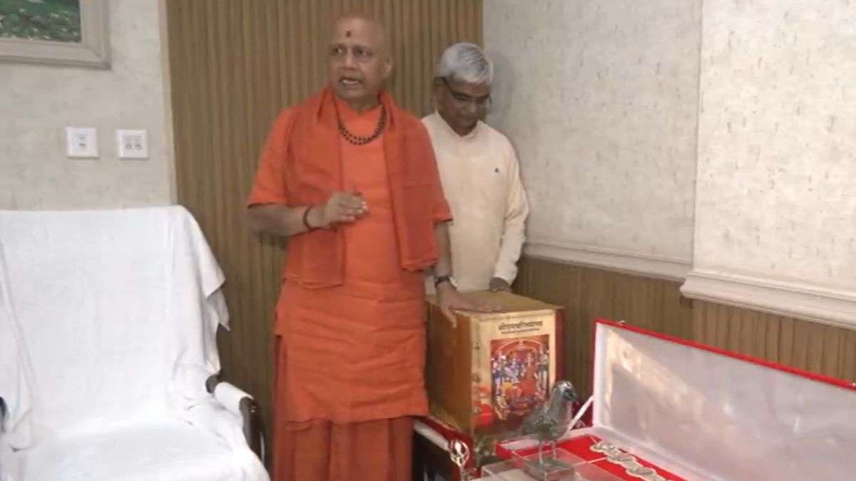 Ram Temple Trust displays ornaments donated by devotees amid theft allegations | WATCH