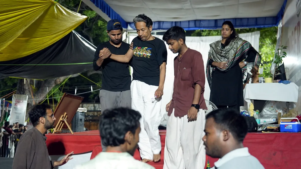 Sonam Wangchuk Taken To Hospital Protesters Removed From Jantar Mantar Sonam Wangchuk Taken To Hospital Protesters Removed From Jantar Mantar