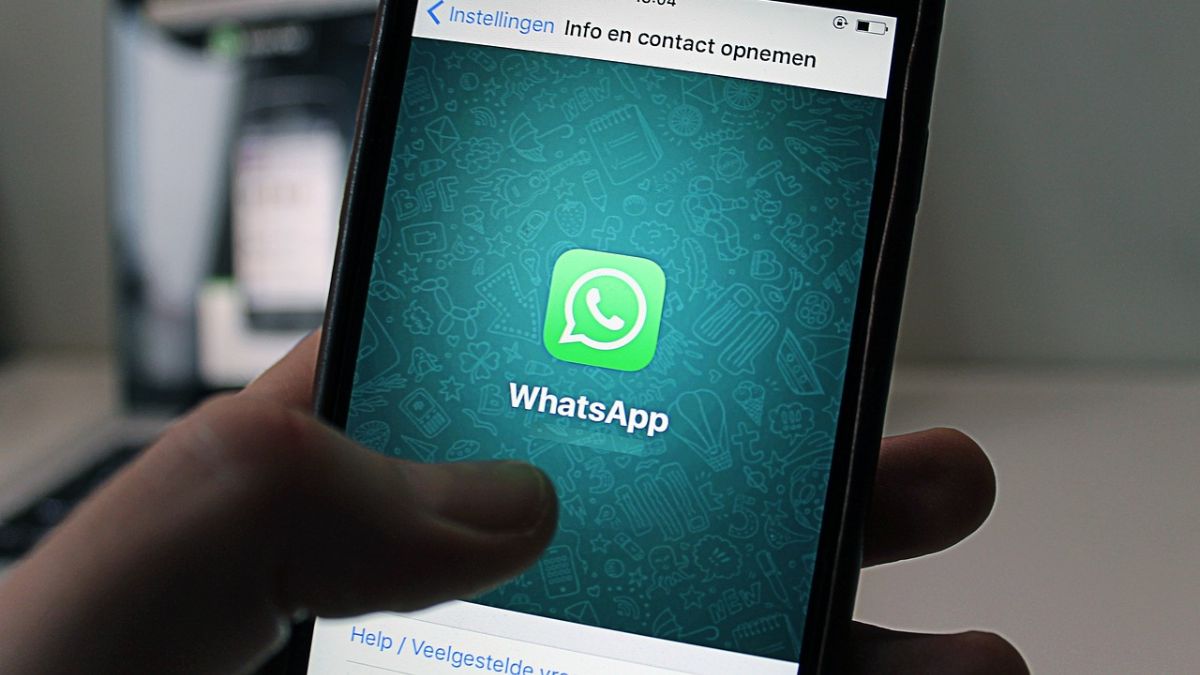 WhatsApp has a hidden feature that automatically silences unknown calls