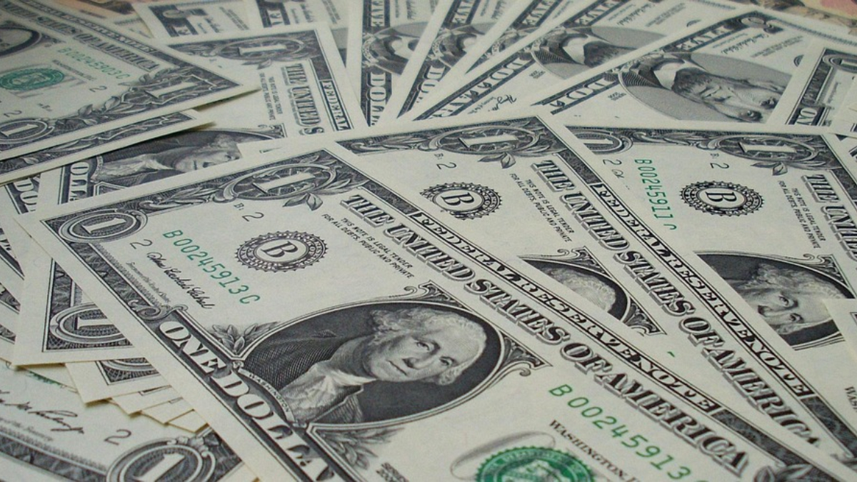 Beyond exchange rate: 5 things Indian businesses should check if they receive dollars and convert them