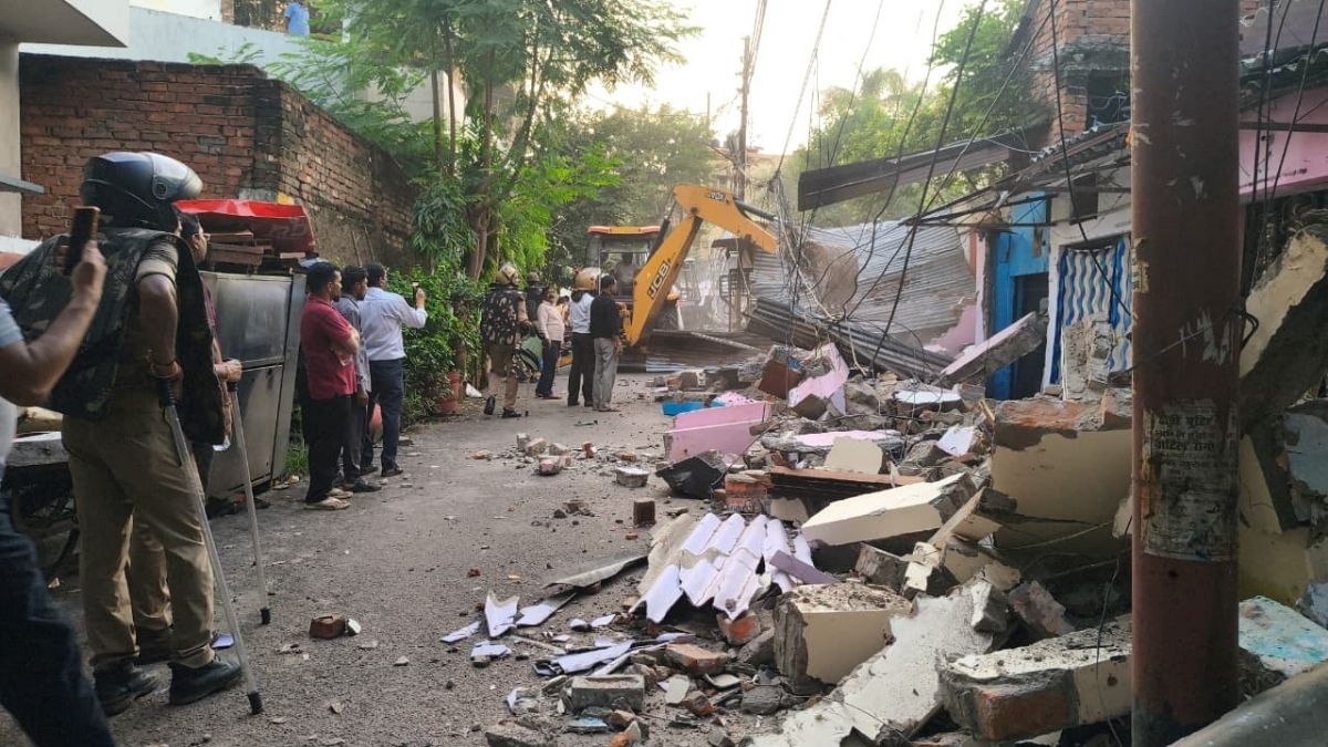Illegal lawyer chambers face bulldozer action in Lucknow, police deployed as demolition drive gets underway