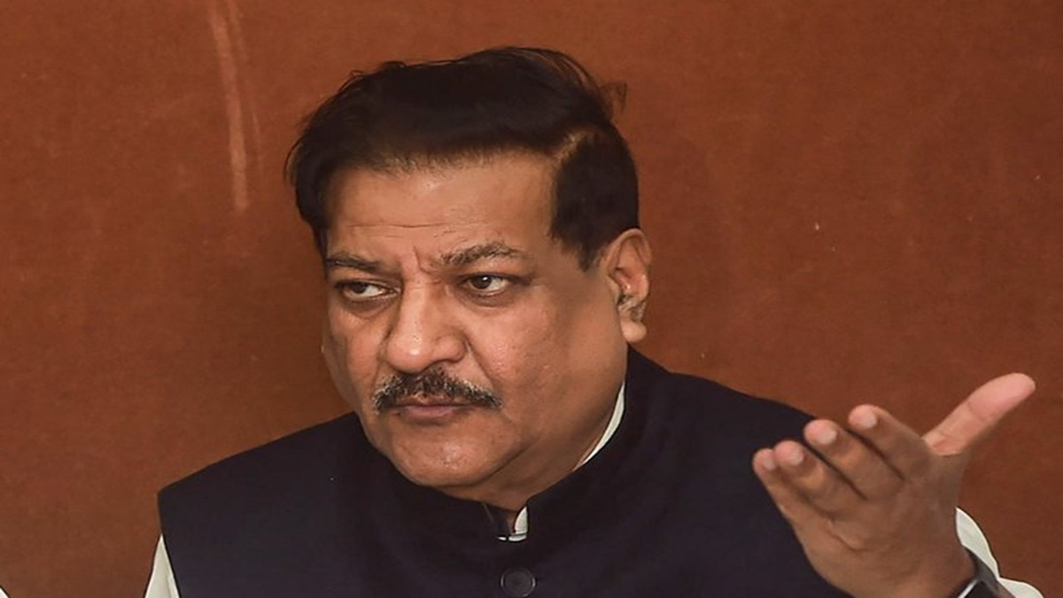 From Munde's Congress switch plan to Shinde talks, Prithviraj Chavan makes big political revelations
