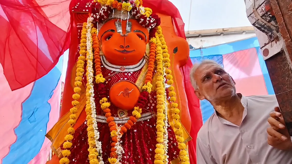 Ujjain's Khade Hanuman refuses to budge as all attempts to shift idol for road widening fail