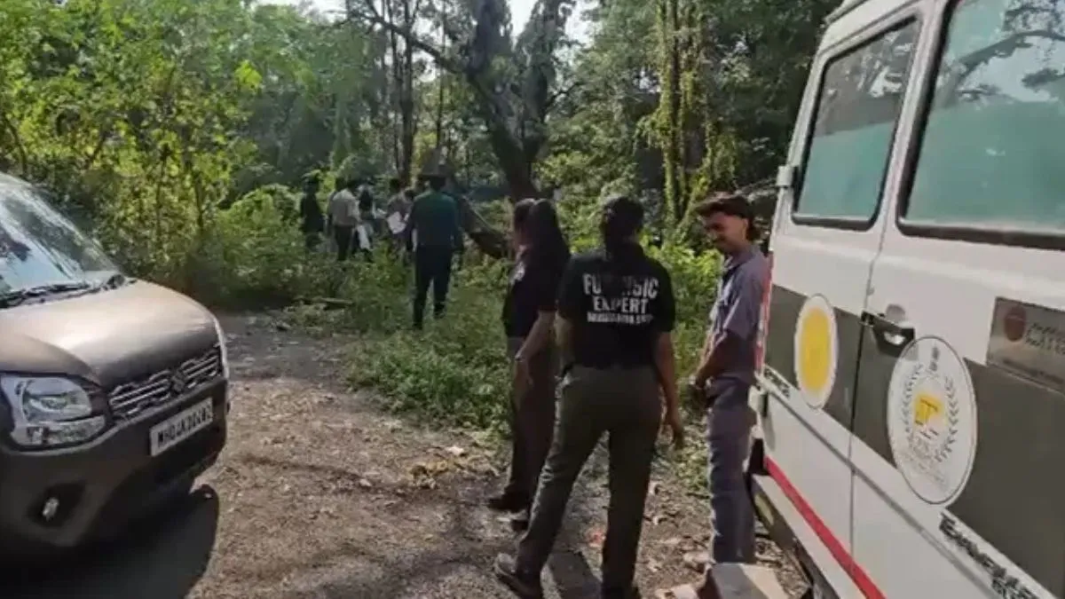बर्थडे पार्टी और बाइक खरीदने के लिए दोस्त की हत्या, पत्थर से चेहरा कुचल कर शव में लगा दी आग, फोन को बस में फेंका