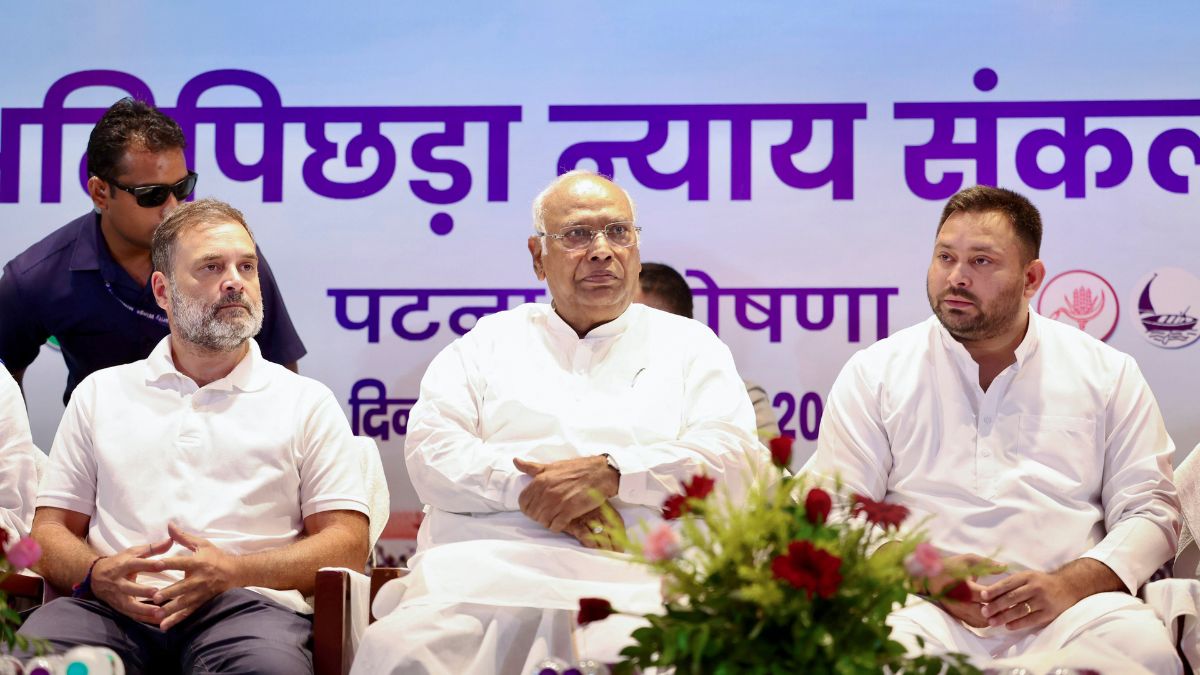 Bihar Elections 2025: NDA vs Mahagathbandhan - High-Stakes Political Battle Heats Up
