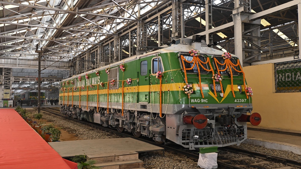 Indian Railways Launches Free WiFi at 6000+ Stations, Boosts CCTV Surveillance