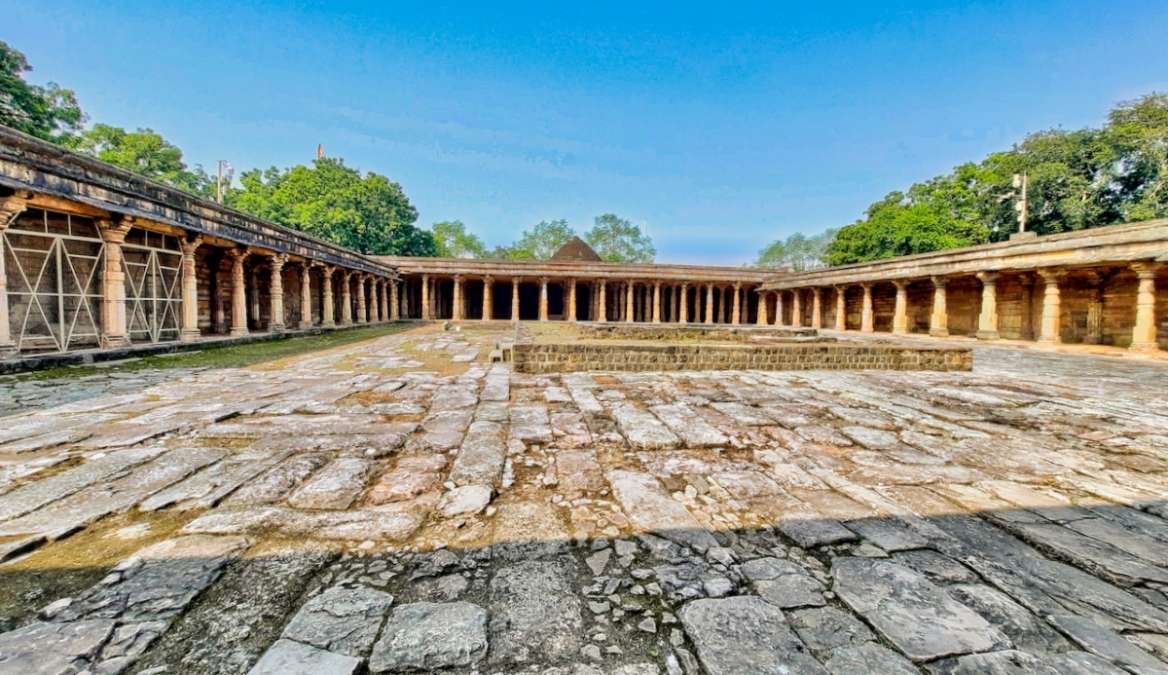 Supreme Court Permits Hindu Prayers All Day at Bhojshala on Basant Panchami, Muslims Get Friday Slot