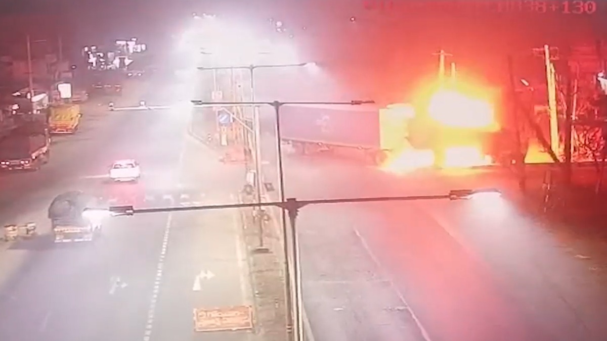 Driver Burnt Alive in Horrific Andhra Pradesh Highway Collision, Police Probe