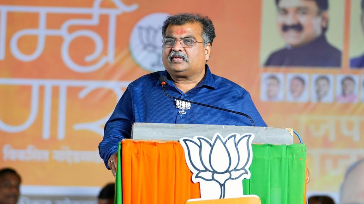 Maharashtra BJP Chief Clarifies Remarks on Vilasrao Deshmukh, Denies Intent to Demean
