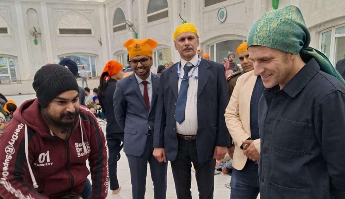 French President Macron Visits Bangla Sahib Gurudwara in Delhi During India AI Summit