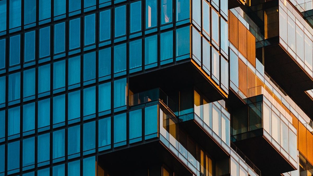 Commercial Real Estate: A Safe Investment Haven Amid Stock Market Volatility?