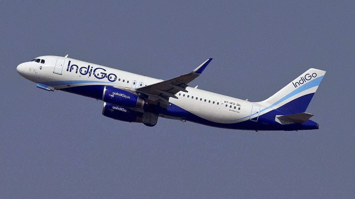 IndiGo Passenger Attempts to Open Aircraft Door Mid-Air Twice, Arrested in Varanasi