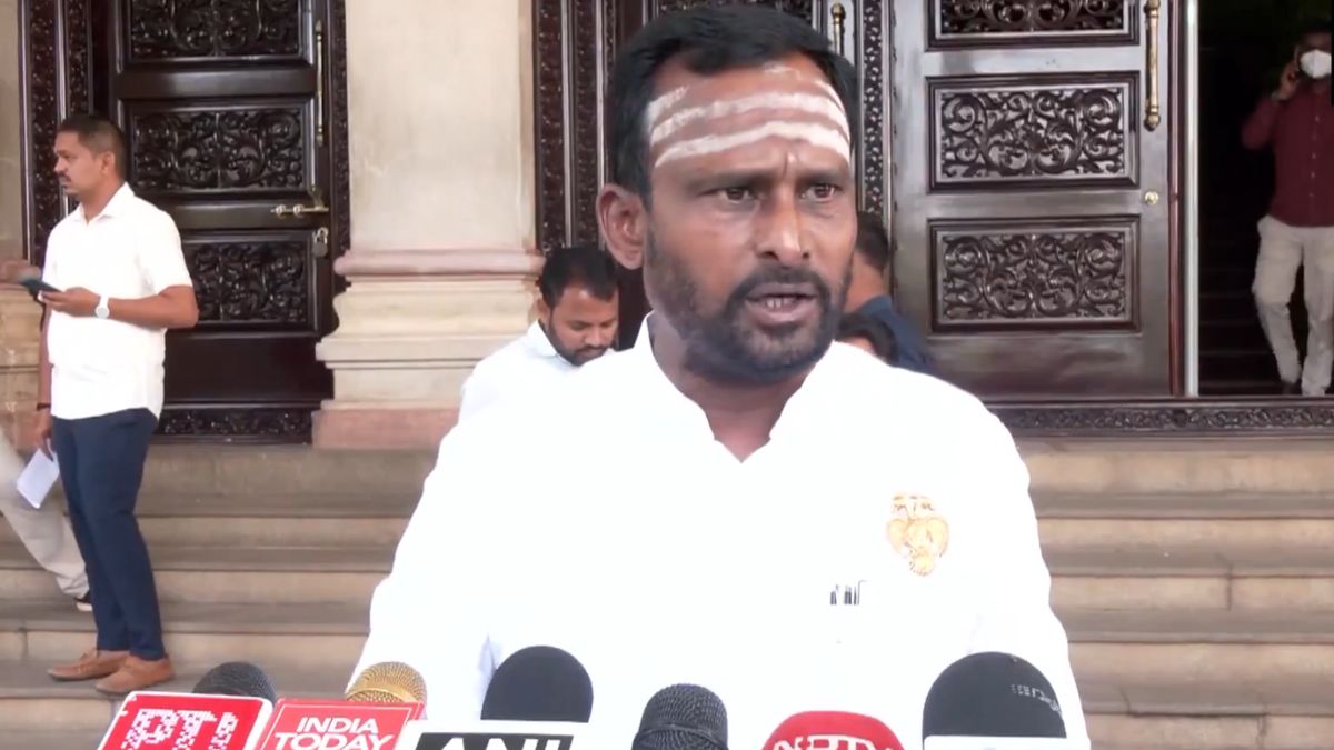 Karnataka MLA Demands VIP IPL Tickets, Says Legislators Shouldn't Queue
