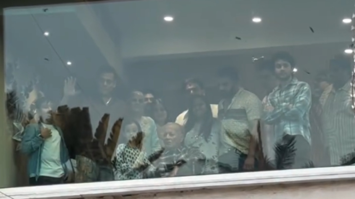 Salman Khan's Father Salim Khan Greets Fans on Eid, Heartwarming Video Goes Viral