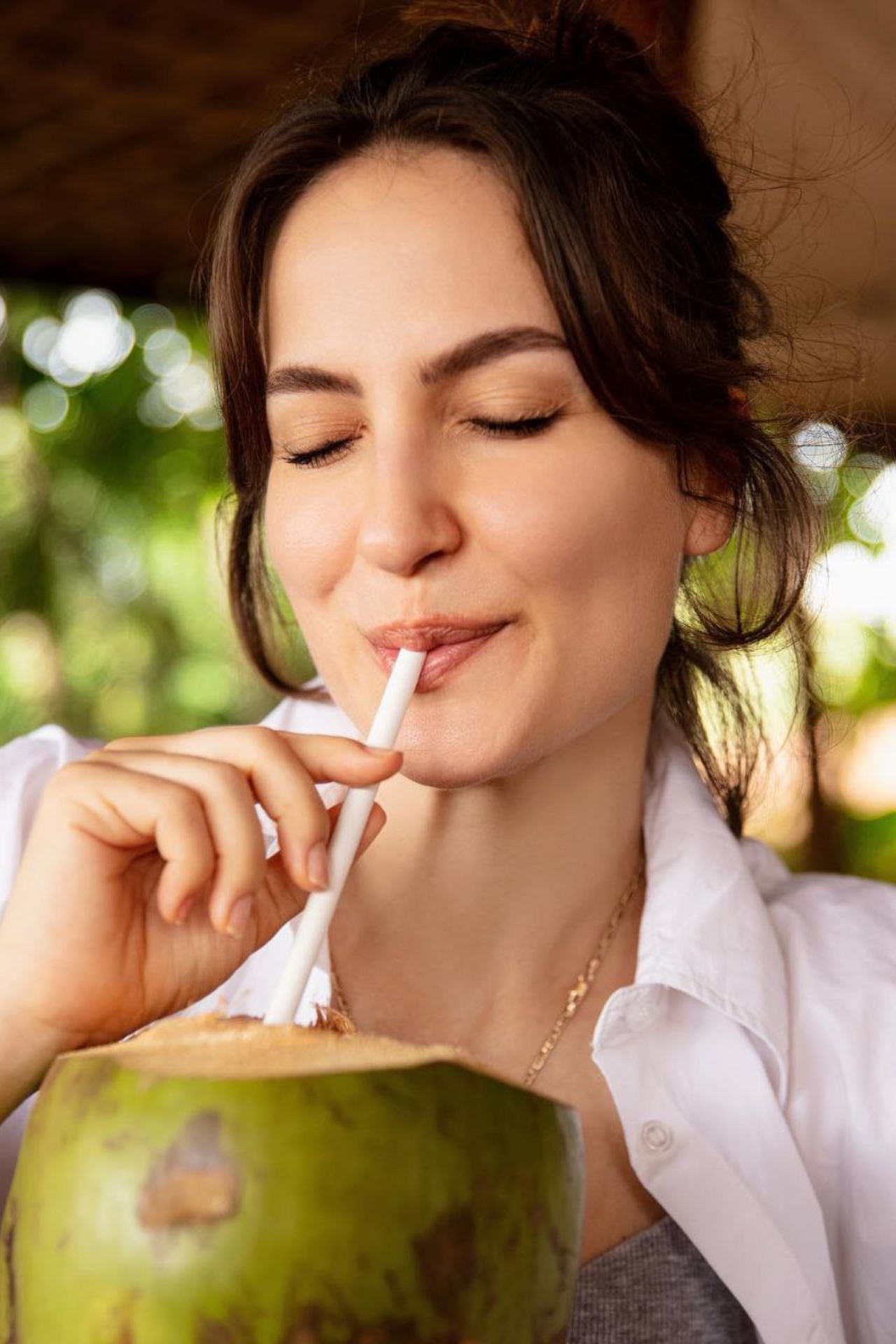 7 Healthy benefits of having coconut water regularly
