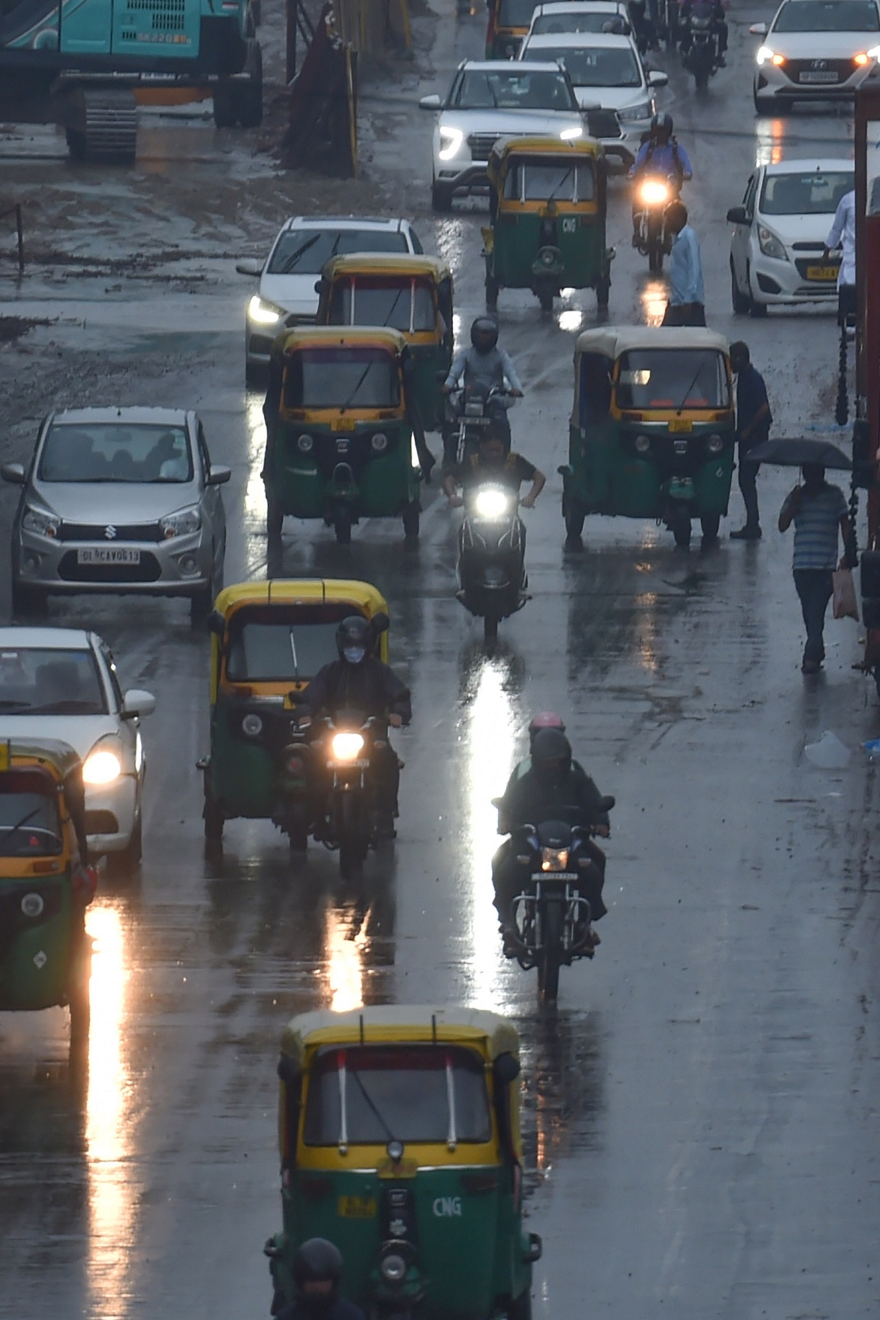 Delhiites, time to bring out the raincoats