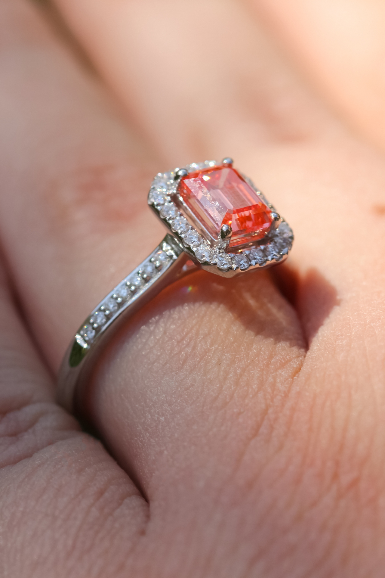 Benefits Of Wearing Diamond,வைர மோதிரத்தை இந்த விரலில் தான் போடணும்... ஏன்  தெரியுமா? - as per astrology which finger best for wear diamond ring -  Samayam Tamil