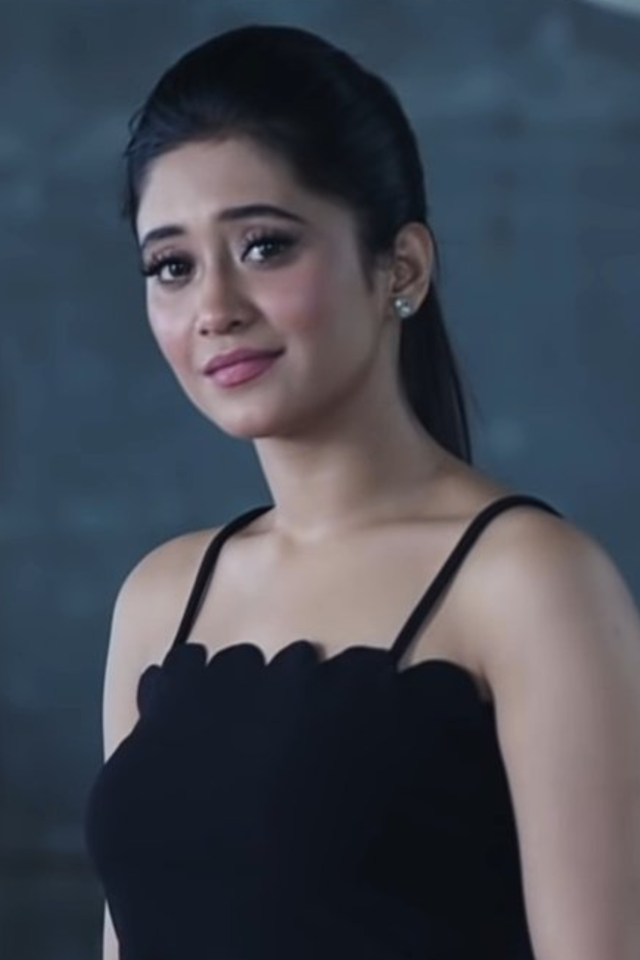 Actress Shivangi Joshi left her show &lsquo;Yeh Rishta Kya Kehlata Hai&rsquo; after working in it for several years. But on the public&#039;s demand, she joined the show again.