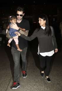 Sunny Leone and husband Daniel Weber clicked with daughter