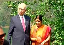 Sartaz Aziz Sushma Swaraj