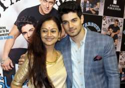 Sooraj Pancholi with mom Zarina Wahab