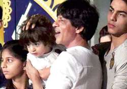 Shah Rukh Khan with his kids Aryan, Suhana and AbRam