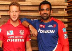 Kings XI Punjab captain David Miller (left) and Delhi Daredevils captain Zaheer 