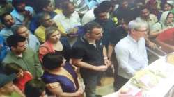 Tim Cook Shree Siddhivinayak Temple in Mumbai