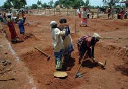 Release funds for MNREGA, pay damages to farmers: SC to Centre