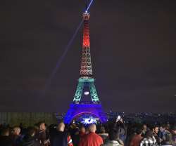 Eiffel Tower illuminated rainbow colours to honor victims of Orlando shooting