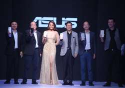 ASUS launch Sonakshi Sinha