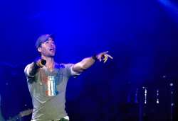 Enrique Iglesias's crazy fan experience