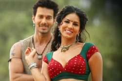 Sunny Leone refuses to lock lips with Rajneesh Duggal in ‘Beimaan Love’ 