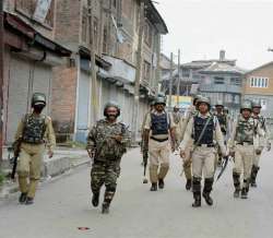 Security personnel during vigil in Kashmir 