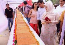 World's longest Vada Pav