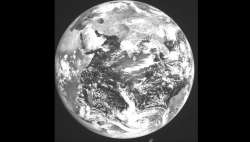 ISRO releases first image taken by INSAT-3DR- India TV
