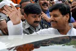 Mulayam rejects Shivpal's resignation