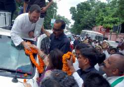 Rahul Gandhi with supporters in UP during Kisan Yatra