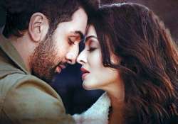 Steamy scenes between Ash and Ranbir in ADHM