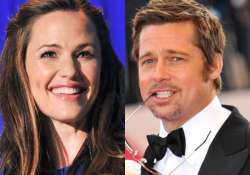 Jennifer Garner jokes about being in a relationship with Brad Pitt