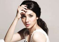 Is Mahira Khan being replaced in SRK starrer ‘Raees’ 