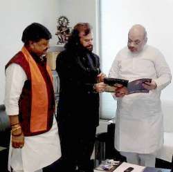 Hans with Amit Shah