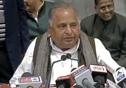 Mulayam Singh Yadav addressing media in Lucknow 