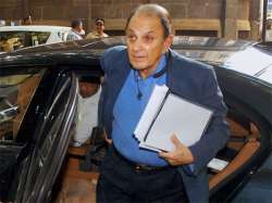 After Tata Steel, Nusli Wadia voted out from Tata Motors