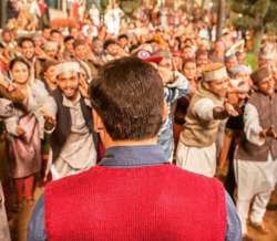 Salman Khan looks cute and happy in this photo from ‘Tubelight’ sets