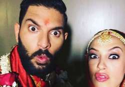 Yuvraj posts first selfie with wife Hazel