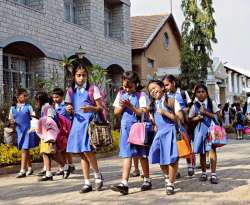 Panel recommends compulsory English education in schools